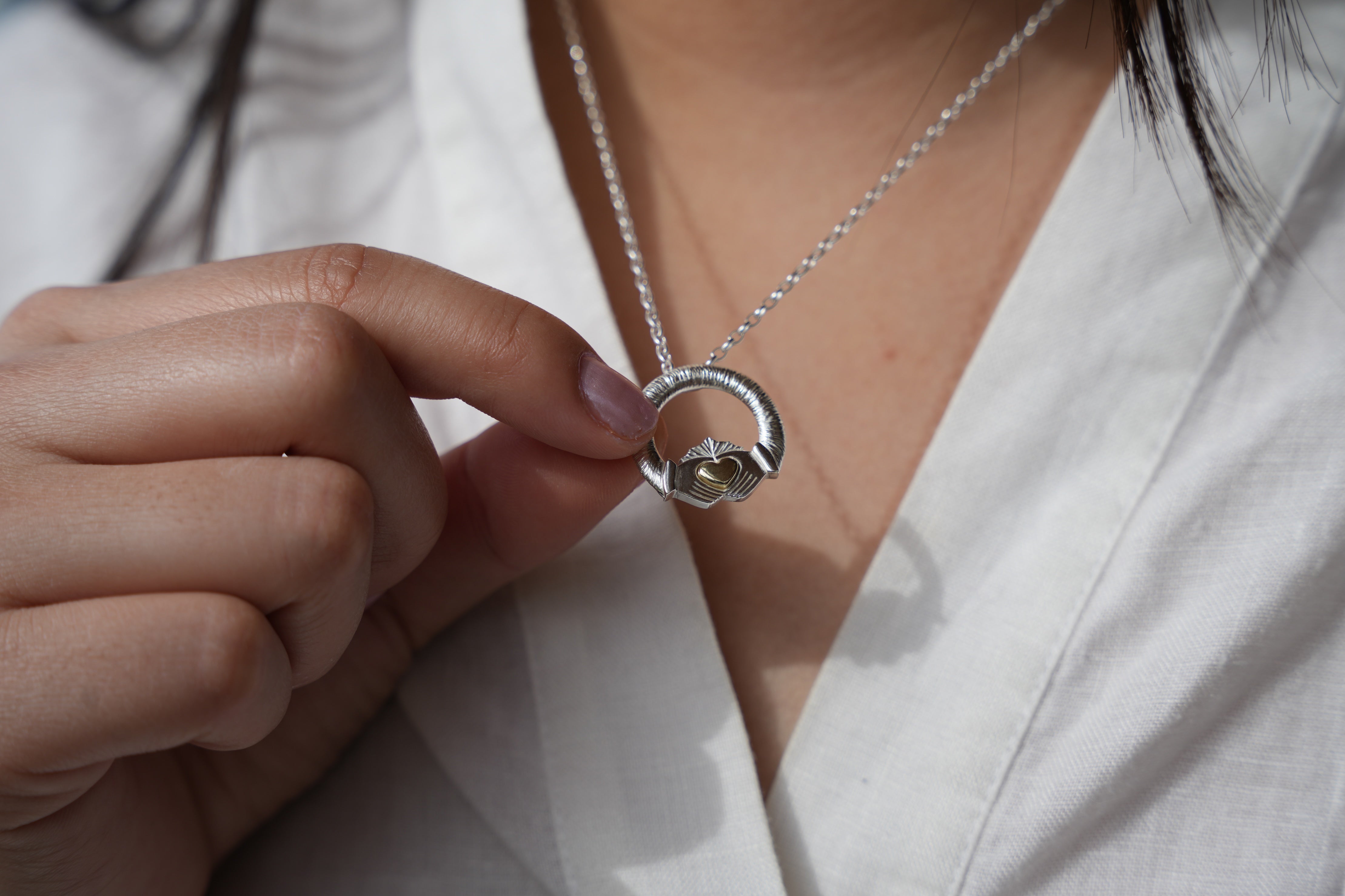 Ériu | Claddagh Sterling Silver with Solid Gold Heart Pendant