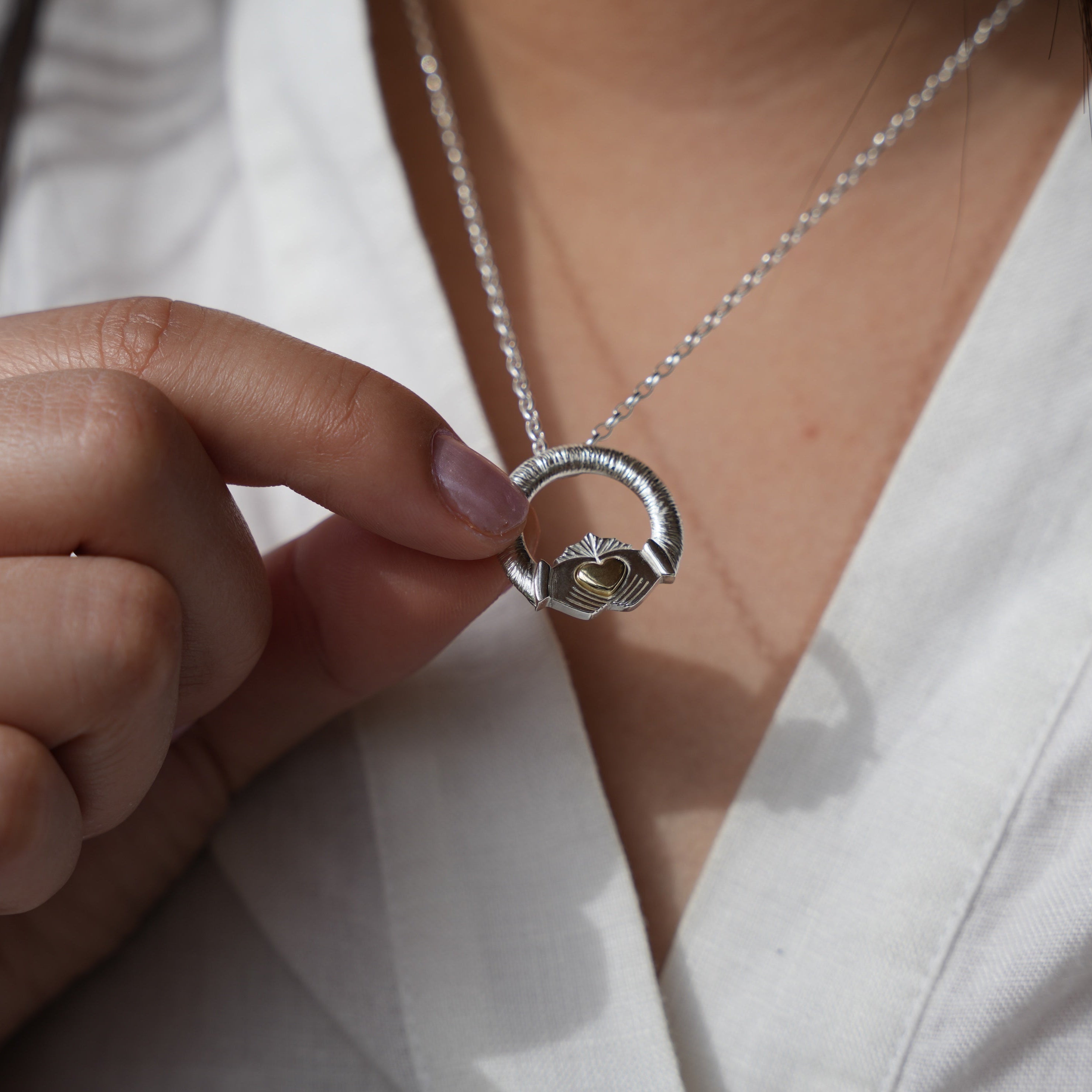 Ériu | Claddagh Sterling Silver with Solid Gold Heart Pendant