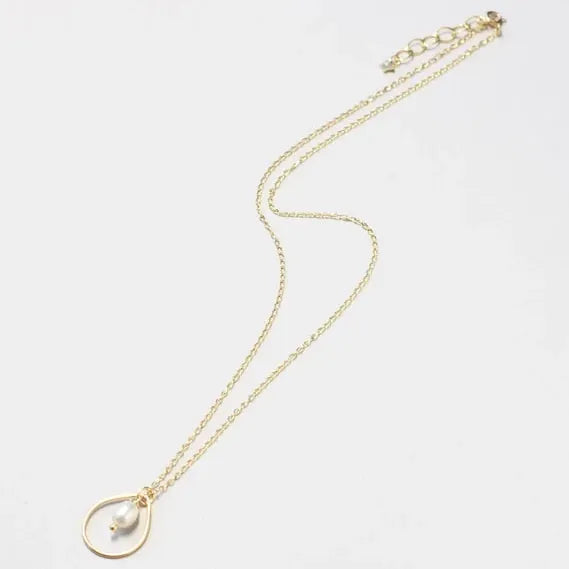 ILgemstones Pendants/Necklaces Gold Pendant Necklace | Tear Drop Pearl