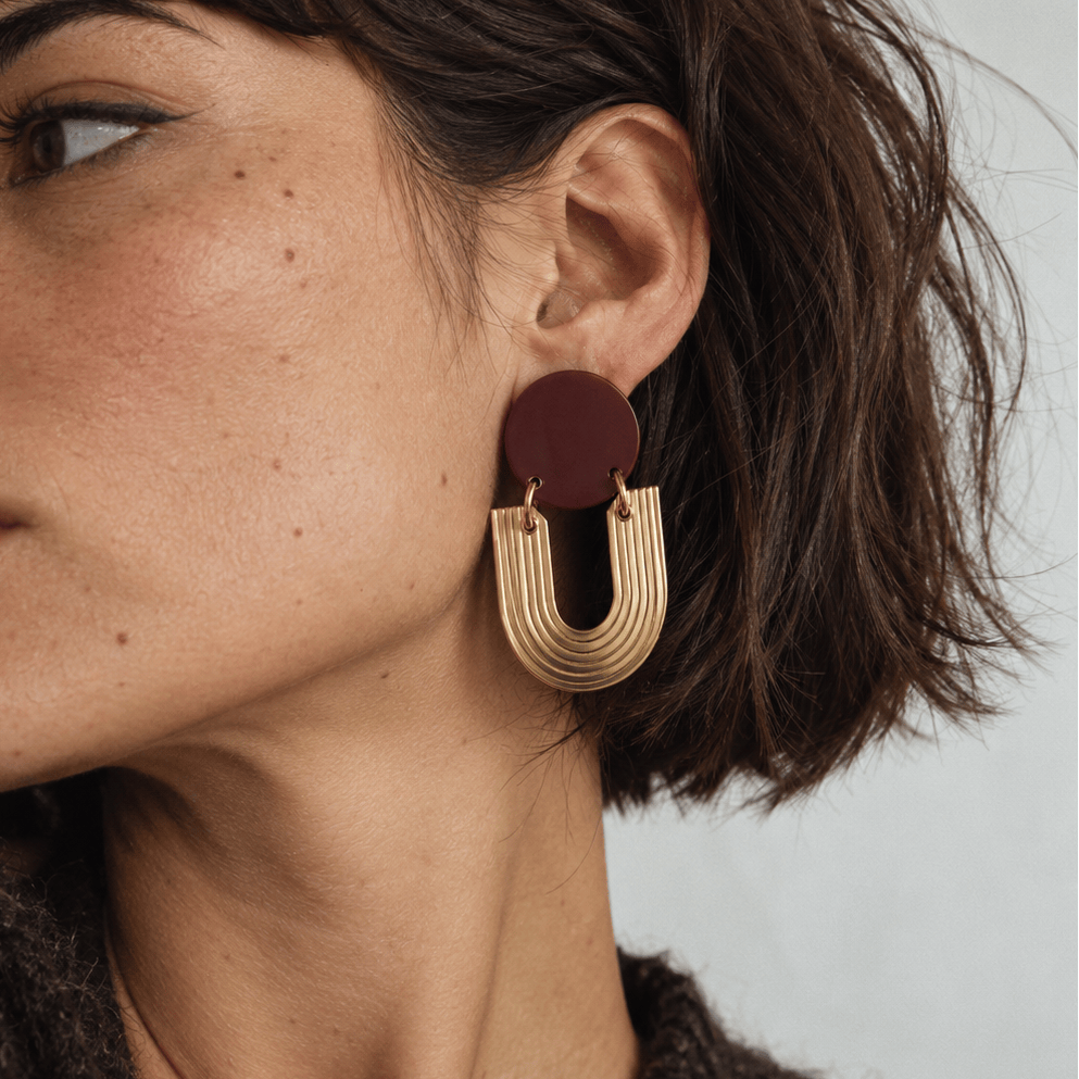Capulet & Montague Earrings Arc Etched Earrings | Small Gold & Burgundy