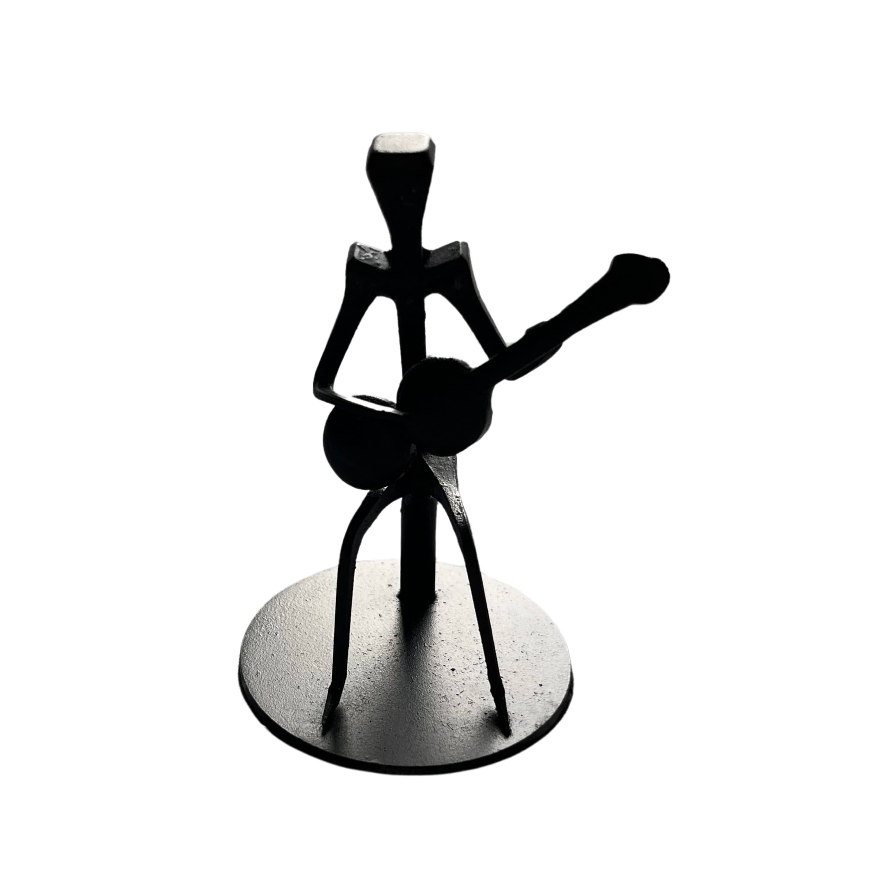 Carna NailCraft Guitarist | Nail Sculptures