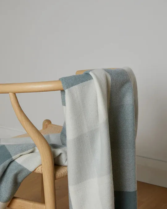 Foxford Throws & Blankets Aille | Lambswool Throw