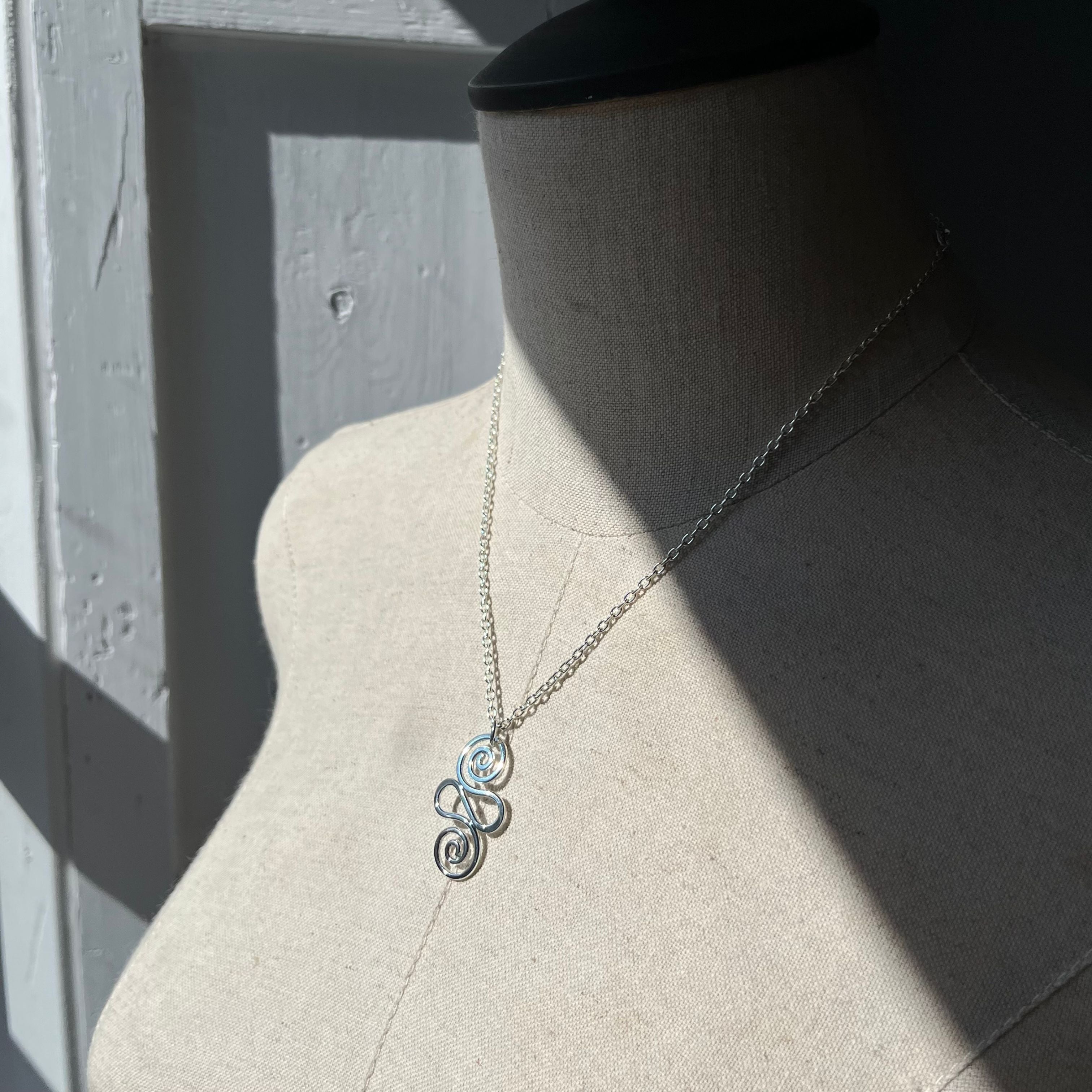 Double Comb Snail | Pendant