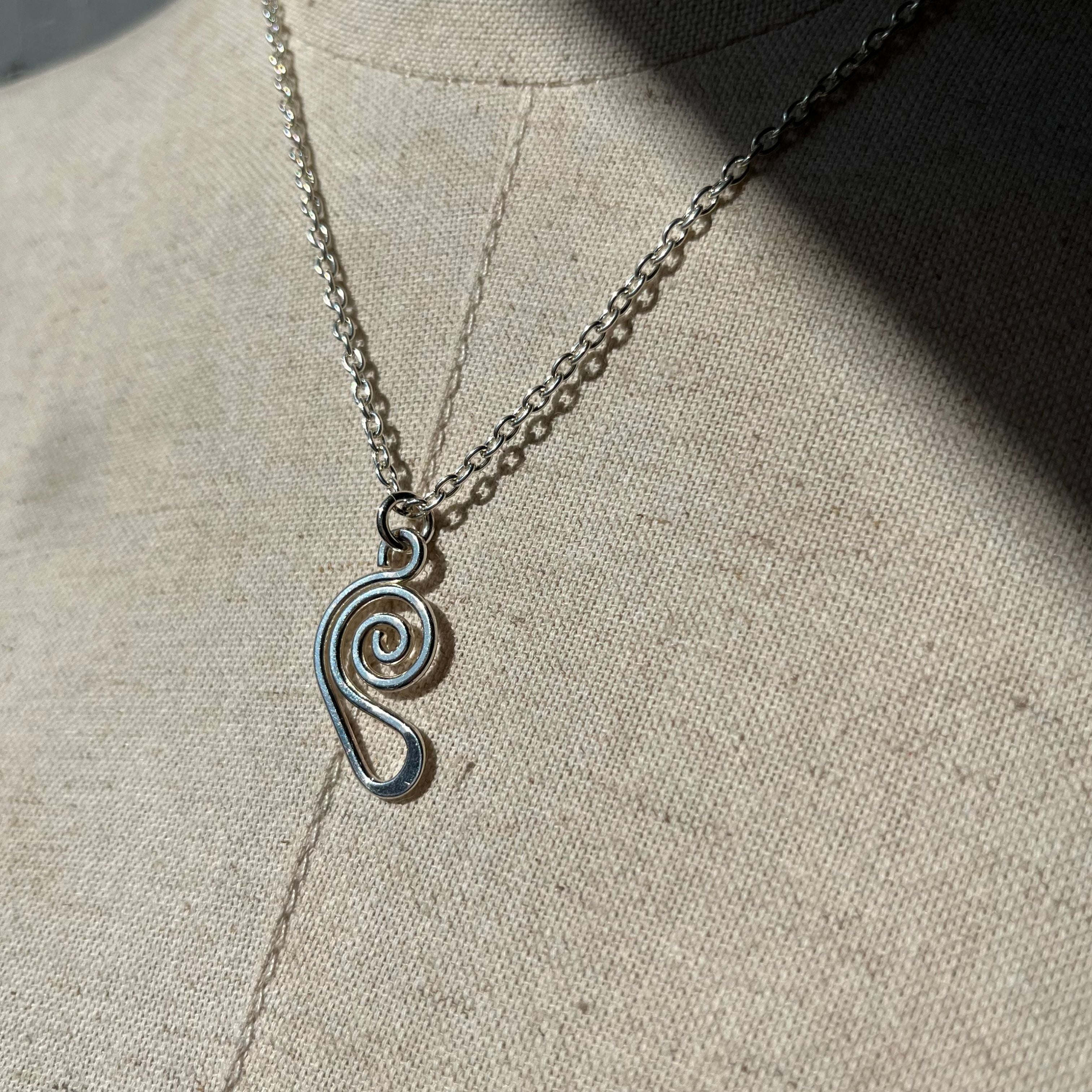 Comb Snail | Pendant
