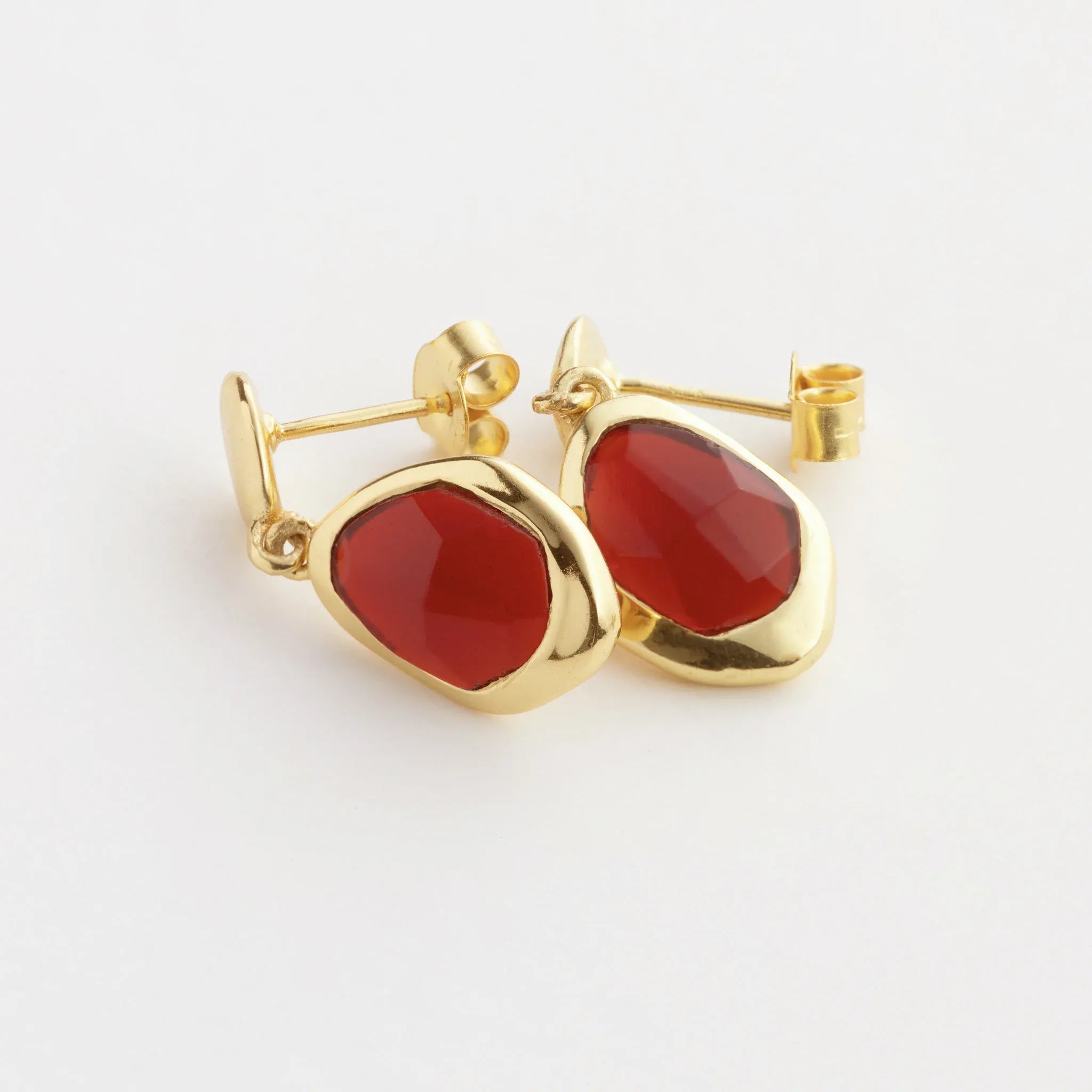 Juvi Garnet | Medium Stepping Stone Earrings