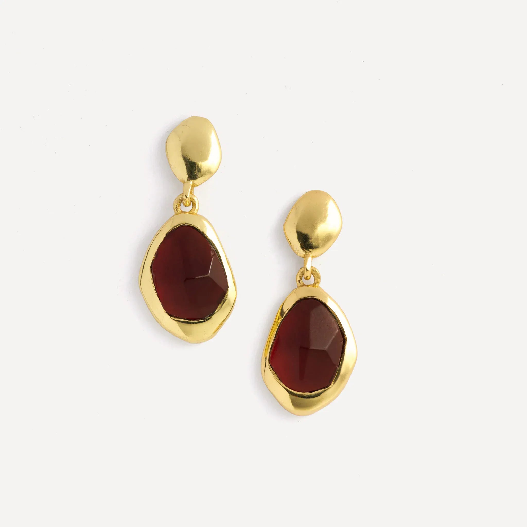 Juvi Garnet | Medium Stepping Stone Earrings