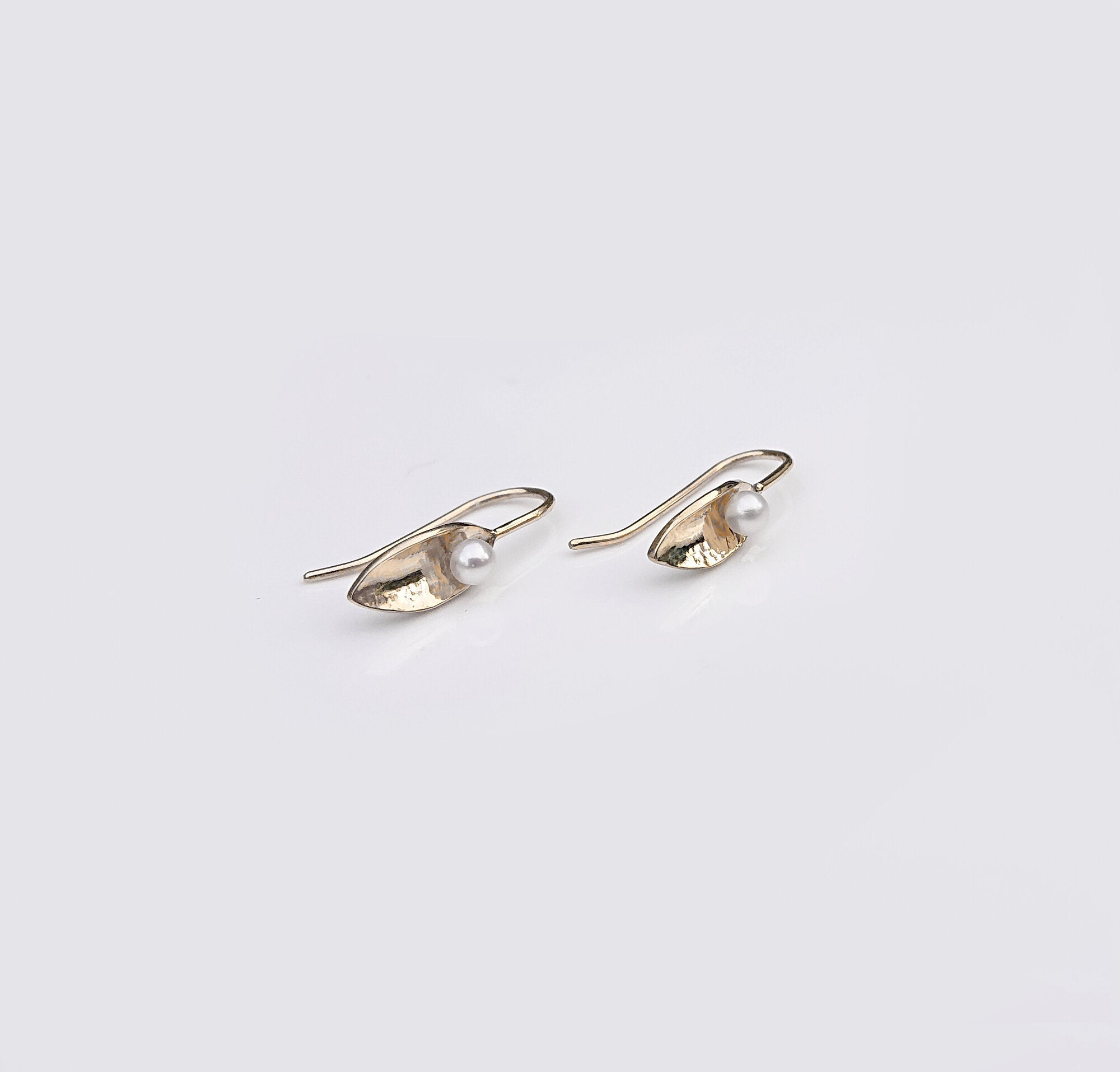 Martina Hamilton Earrings Leaf | 9ct Solid Gold and Pearl Drop Earrings Small