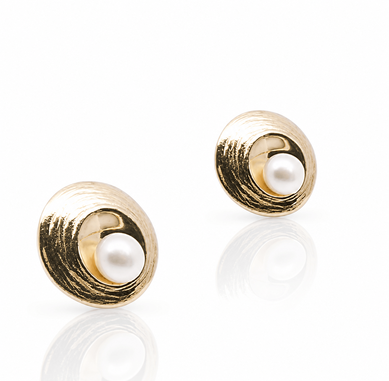 Martina Hamilton Earrings Oyster Pearl | 9ct Solid Gold and Pearl Stud Earrings Petite