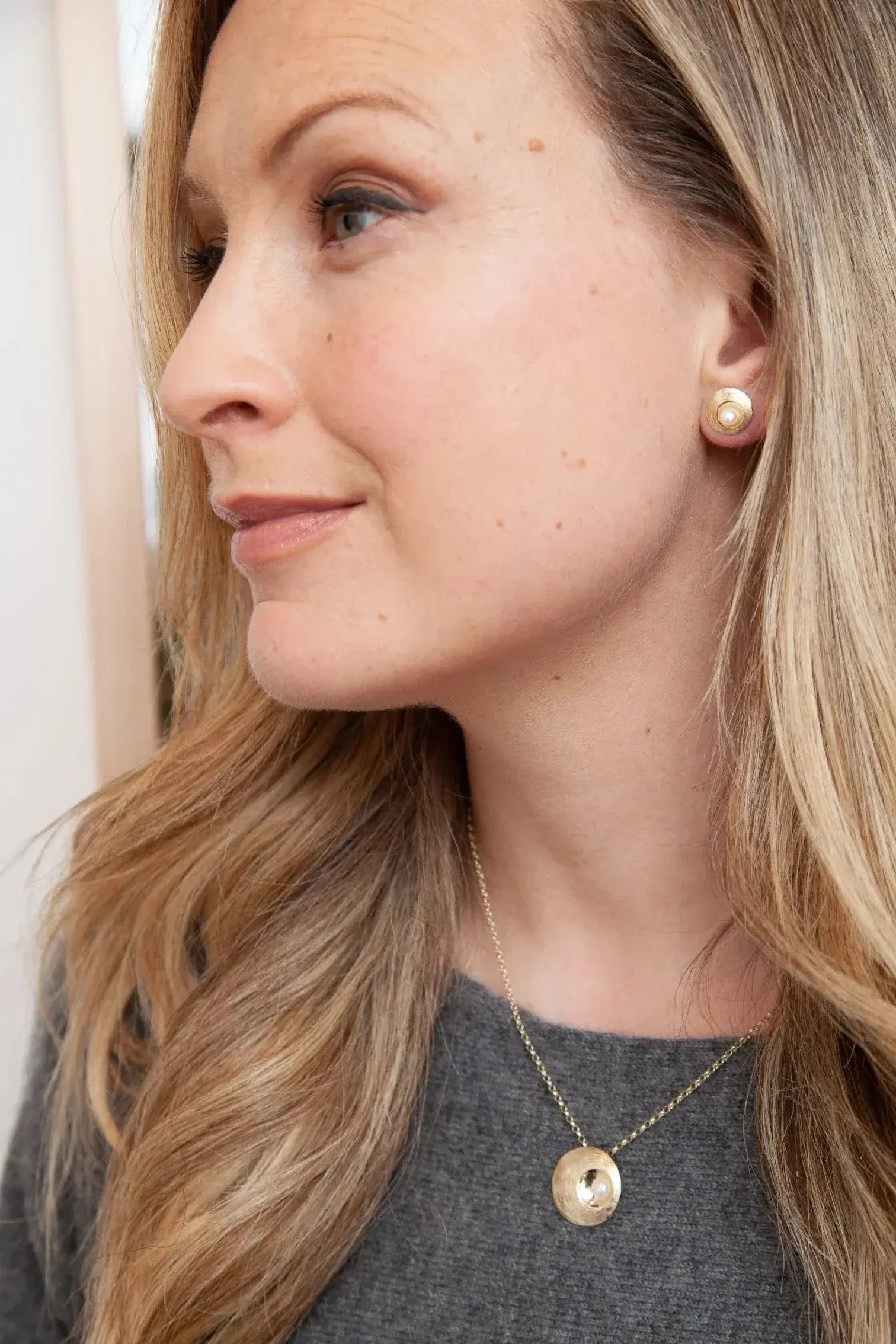 Martina Hamilton Earrings Oyster Pearl | 9ct Solid Gold and Pearl Stud Earrings Small