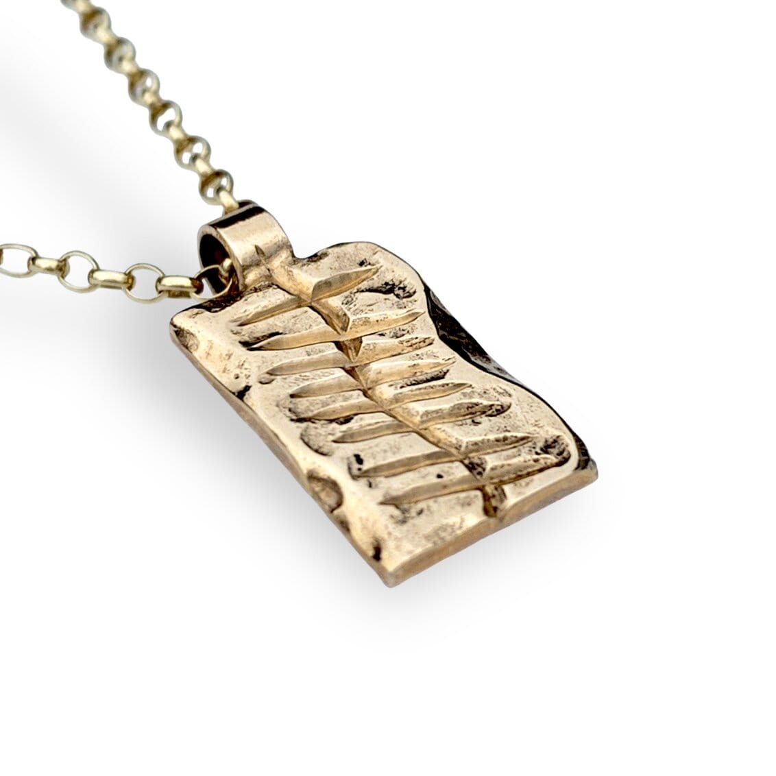 Martina Hamilton Pendants/Necklaces Ogham | 9ct Solid Gold Grá Love Pendant