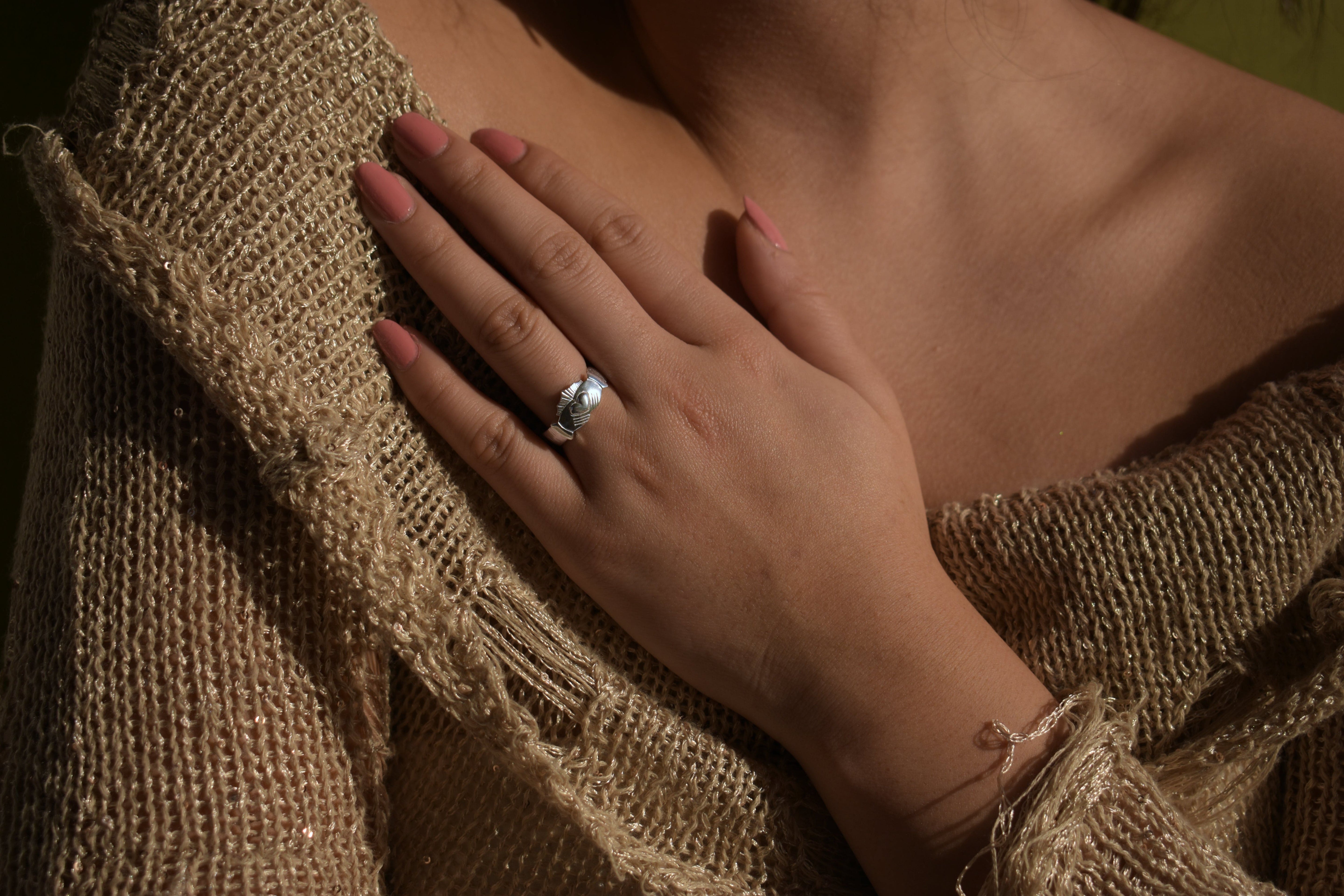 Martina Hamilton Rings Ériu | Claddagh Sterling Silver Ring