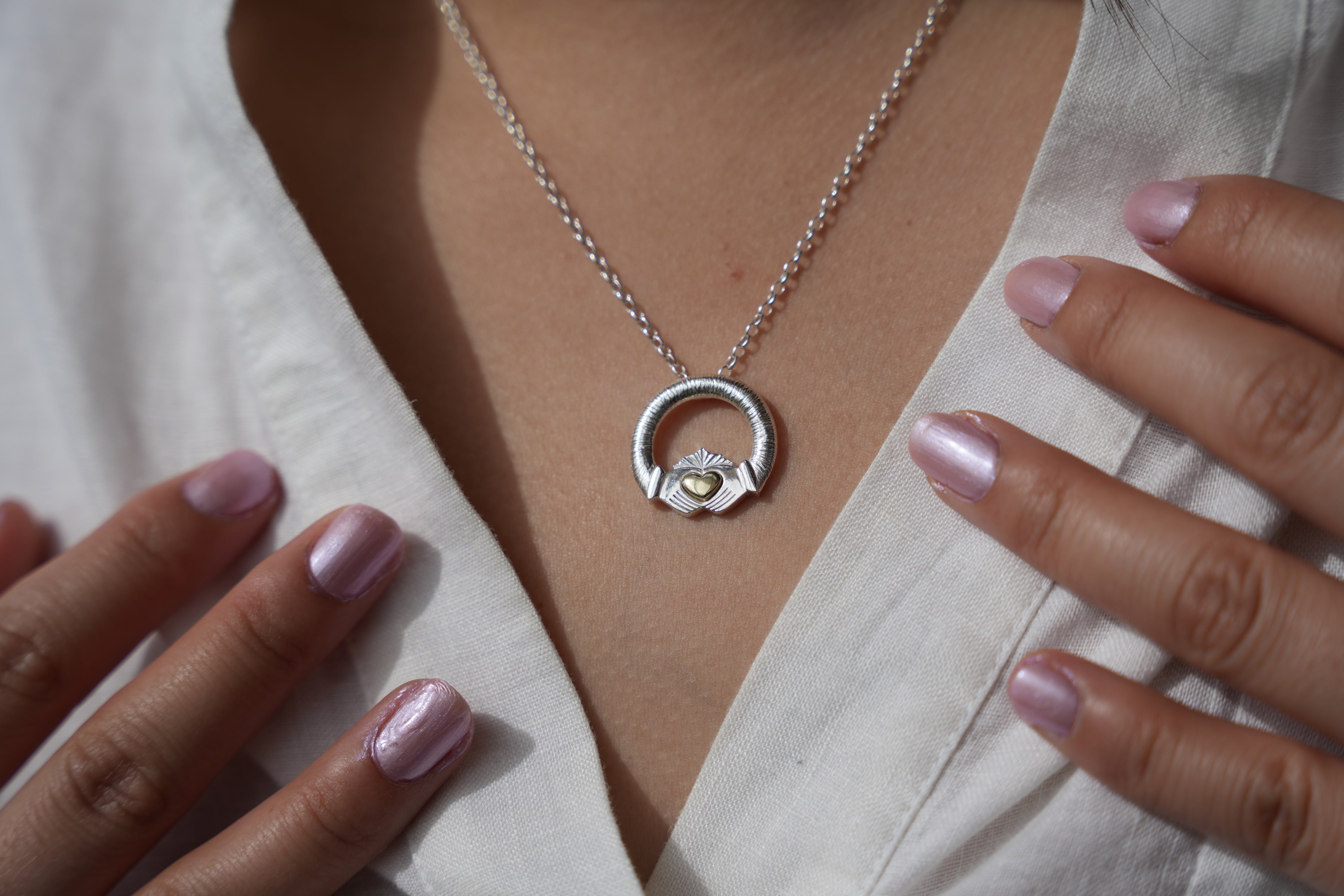 Ériu | Claddagh Sterling Silver with Solid Gold Heart Pendant