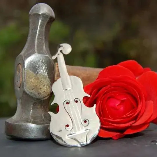 Fiddle | Silver Brooch