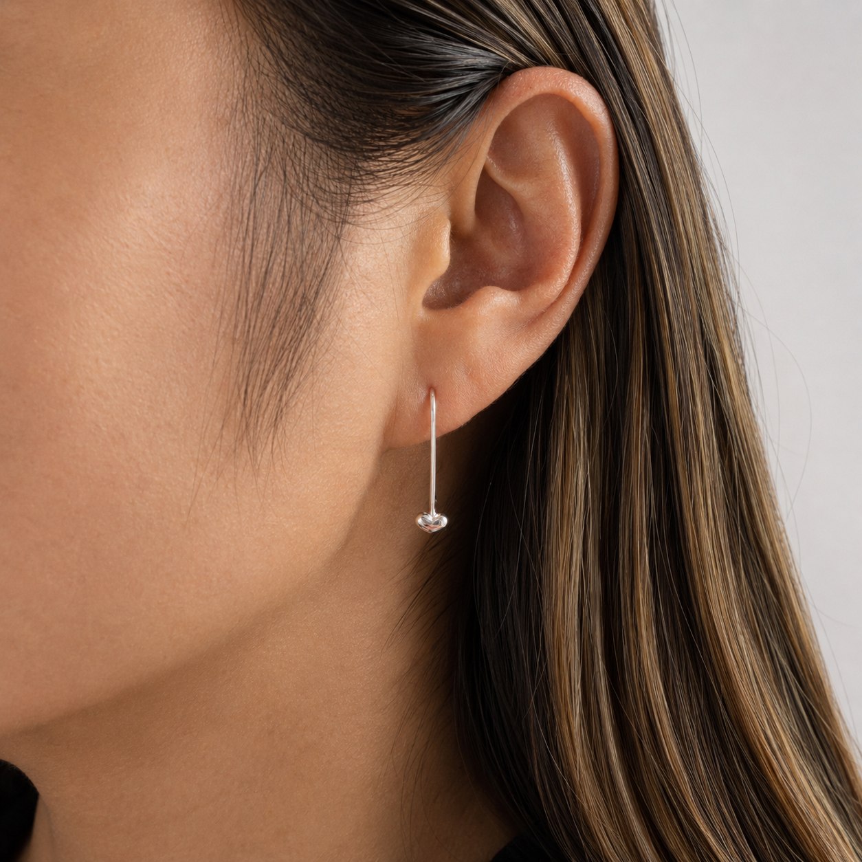 Ériu | Heart Sterling Silver Drop Earrings Petite