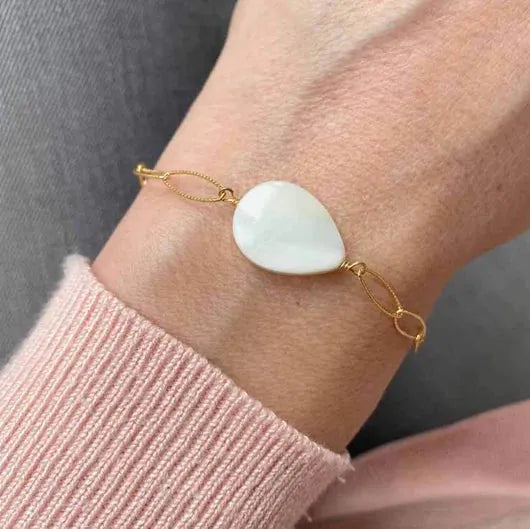 ILgemstones Gold Bracelet | Mother of Pearl