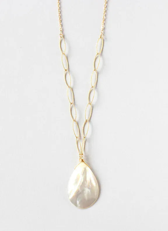 ILgemstones Gold Necklace | Mother of Pearl