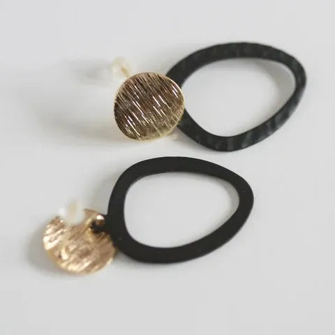 Kaiko Earrings Black & Gold | Free Form Earrings