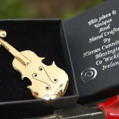 Kieran Cunningham Fiddle | Brass Brooch