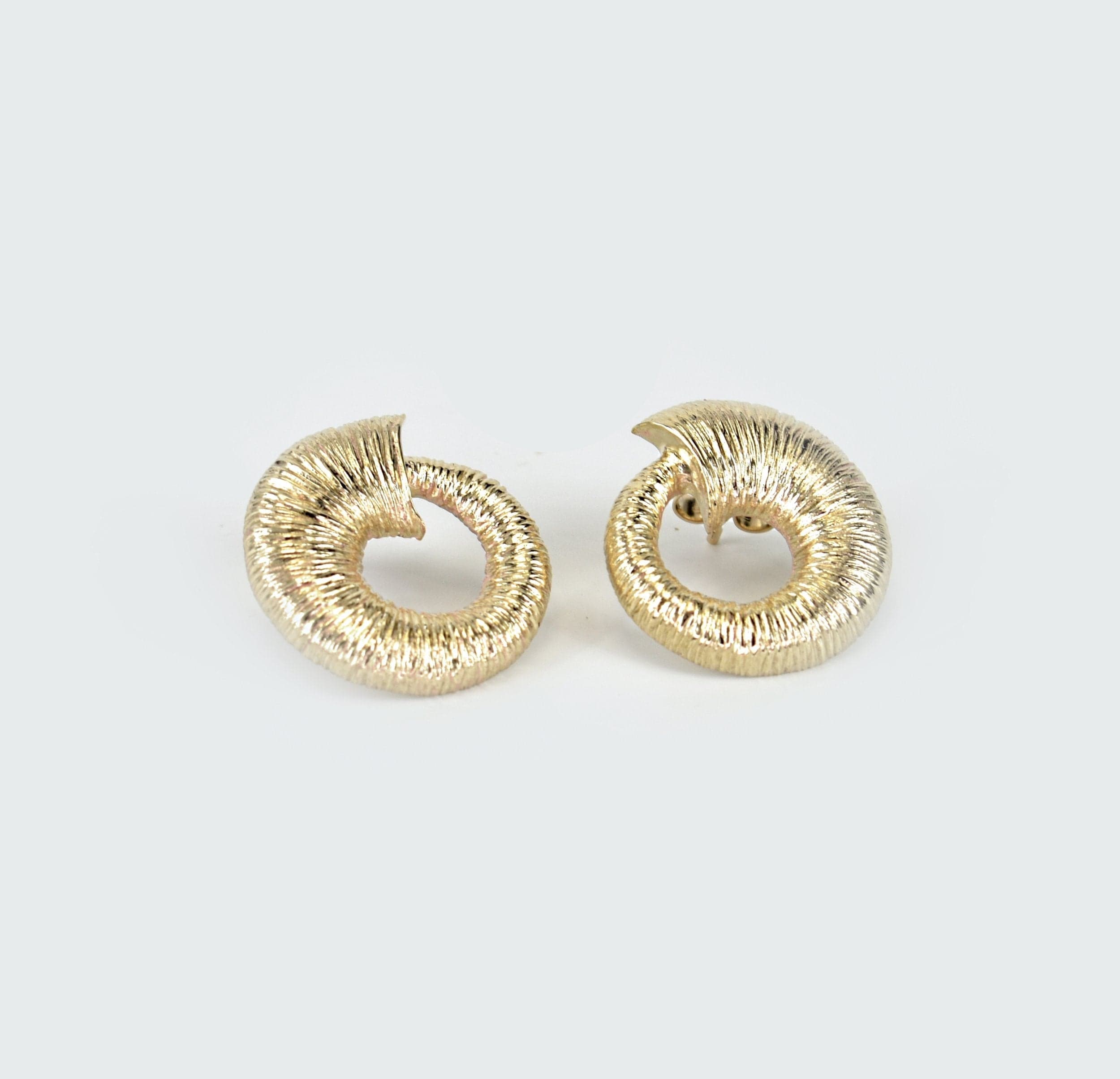 Martina Hamilton Earrings Croí­ Sliogán | 9ct Solid Gold Stud Earrings Medium