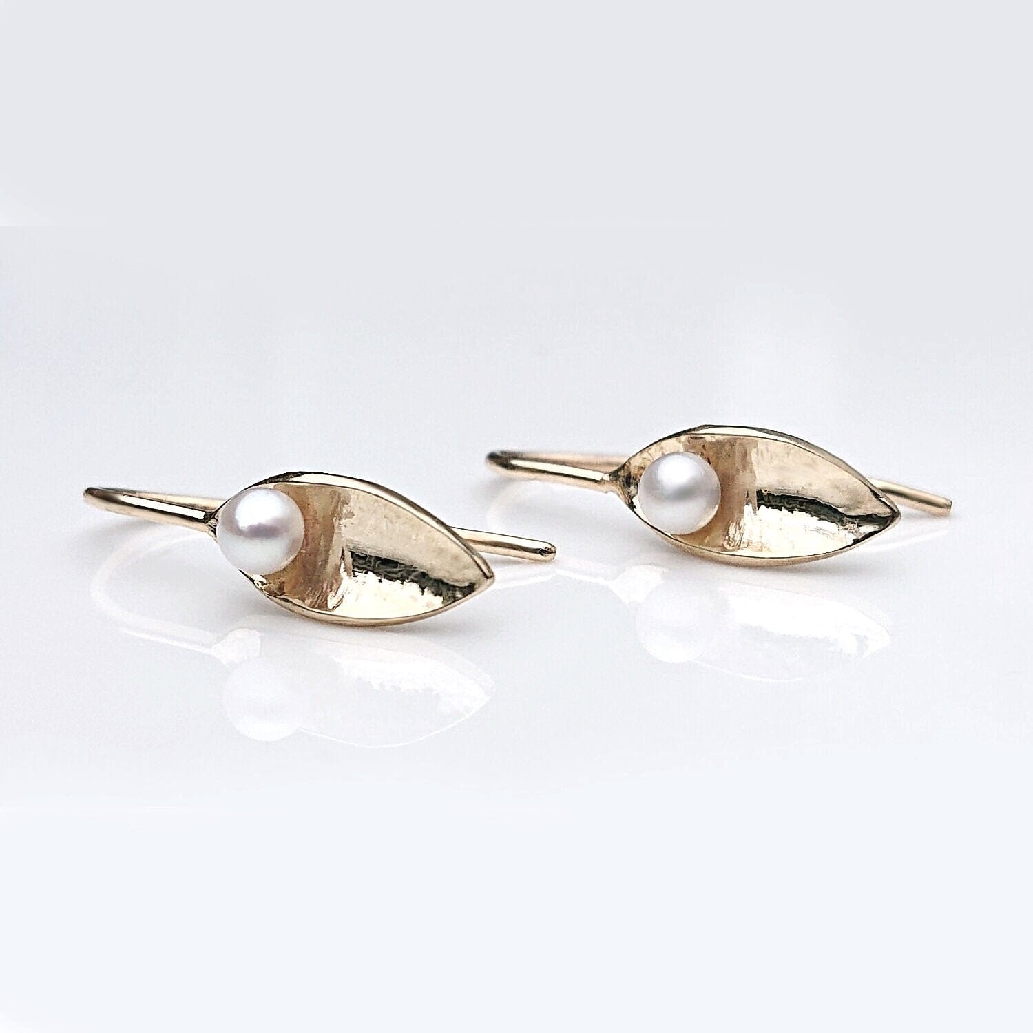 Martina Hamilton Earrings Leaf | 9ct Solid Gold and Pearl Drop Earrings Medium