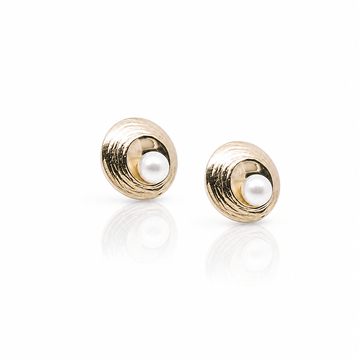 Martina Hamilton Earrings Oyster Pearl | 9ct Solid Gold and Pearl Stud Earrings Petite