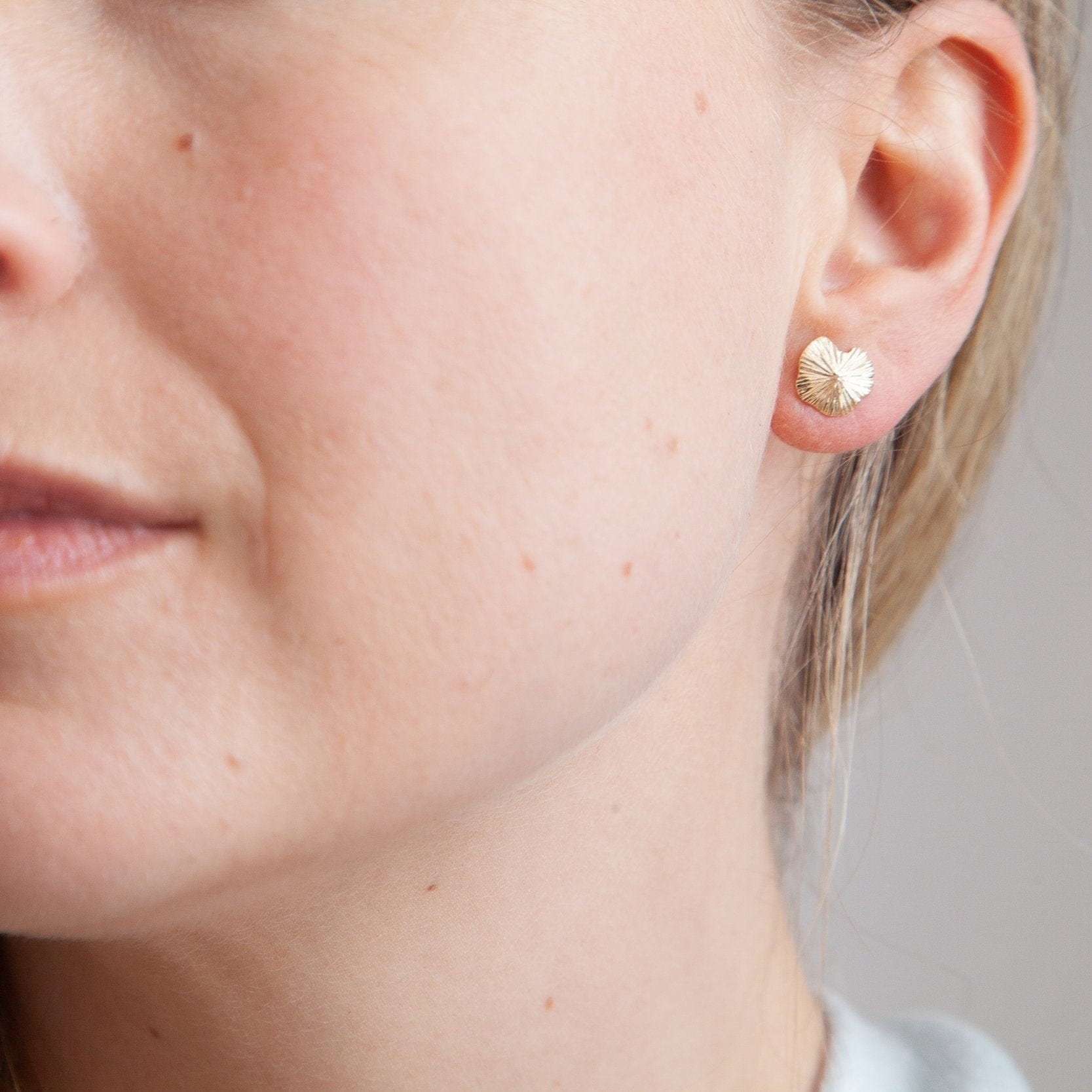Martina Hamilton Earrings Seashore | 9ct Yellow Gold Stud Earrings Small