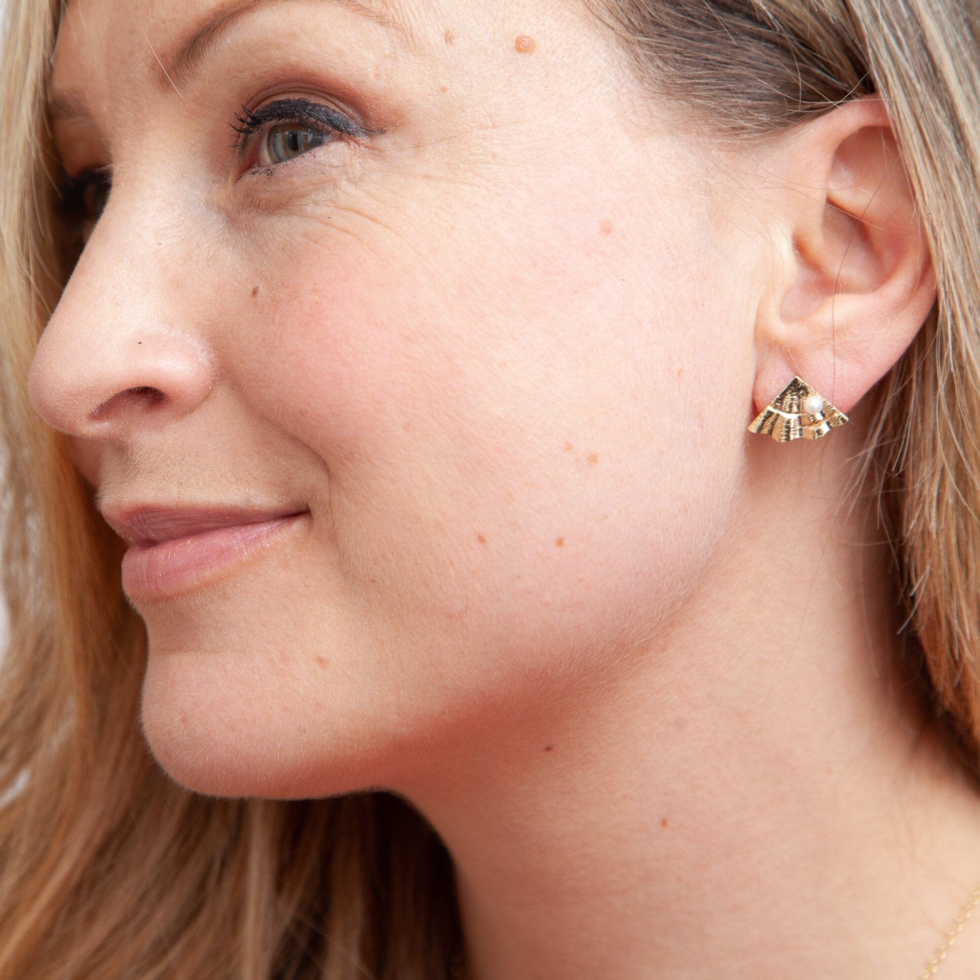 Martina Hamilton Earrings Shore | 9ct Solid Gold and Pearl Stud Earrings