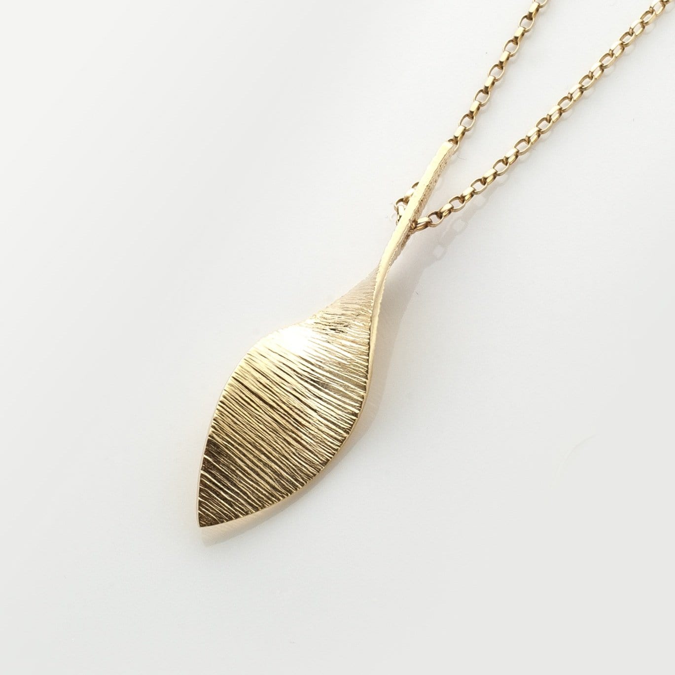 Martina Hamilton Pendants/Necklaces Bean Rí­ | 9ct Solid Gold Pendant Large