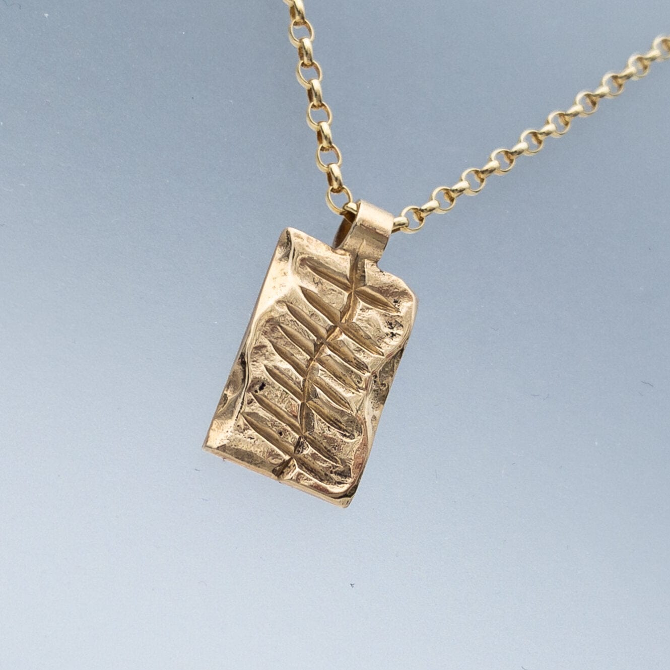 Martina Hamilton Pendants/Necklaces Ogham | 9ct Solid Gold Grá Love Pendant