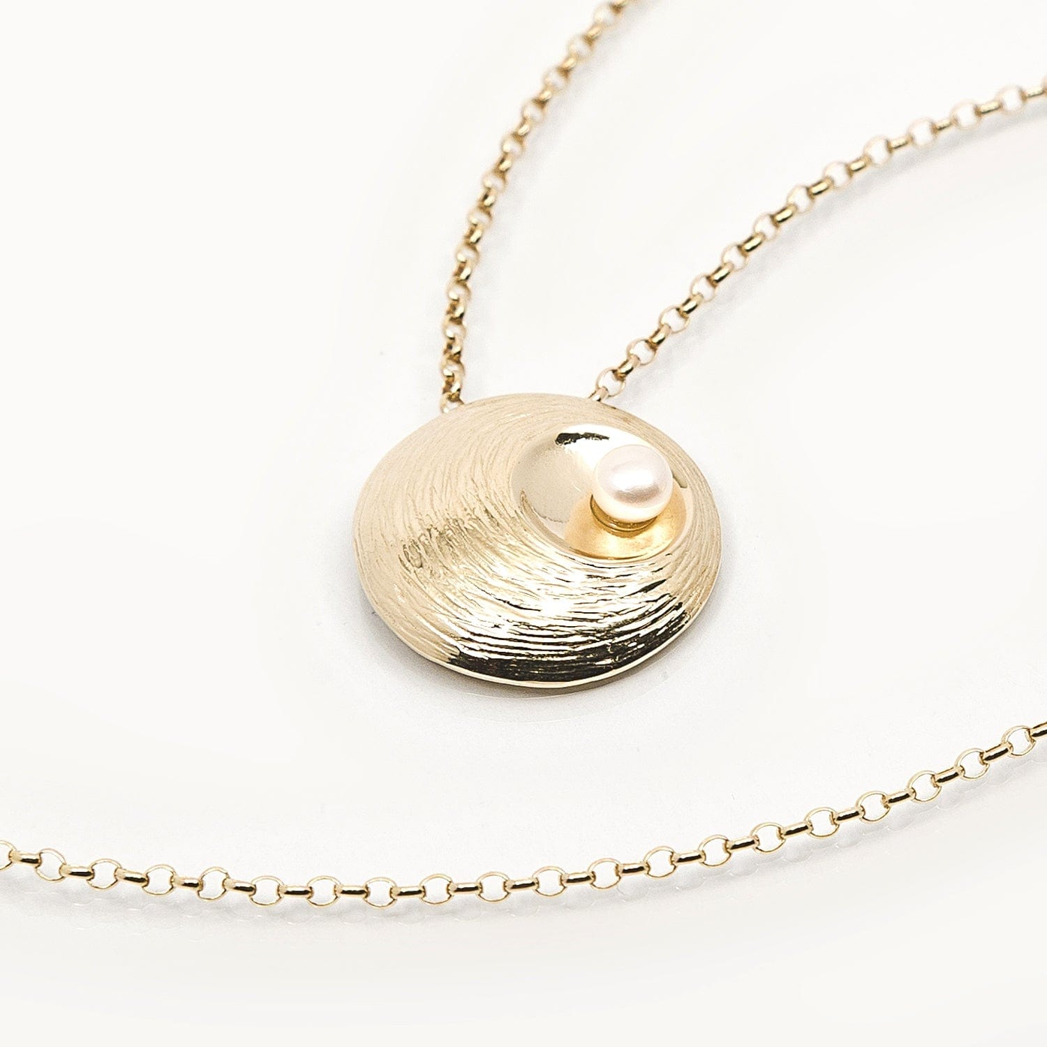 Martina Hamilton Pendants/Necklaces Oyster Pearl | 9ct Solid Gold and Pearl Pendant Medium