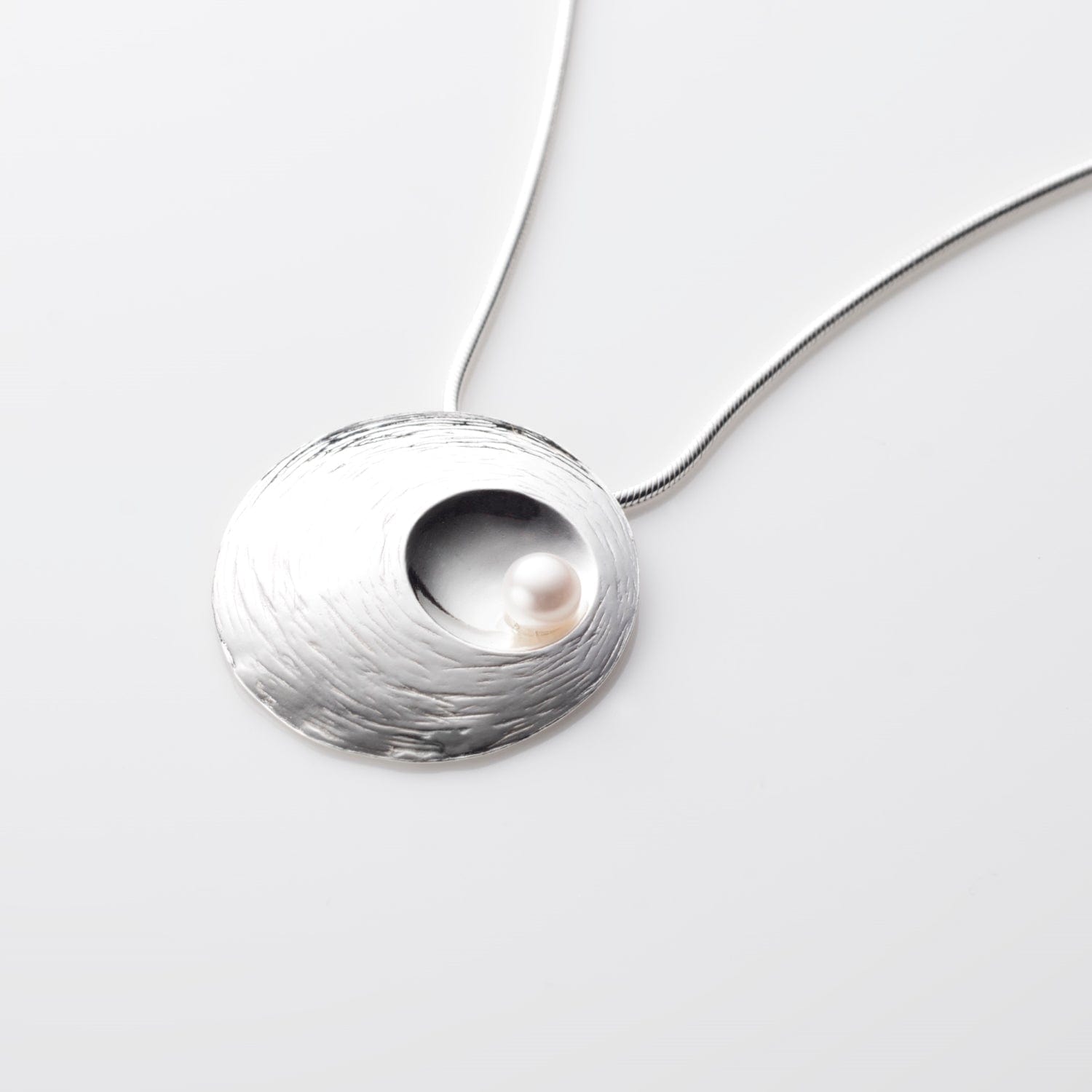 Martina Hamilton Pendants/Necklaces Oyster Pearl | Sterling Silver and Pearl Pendant Large