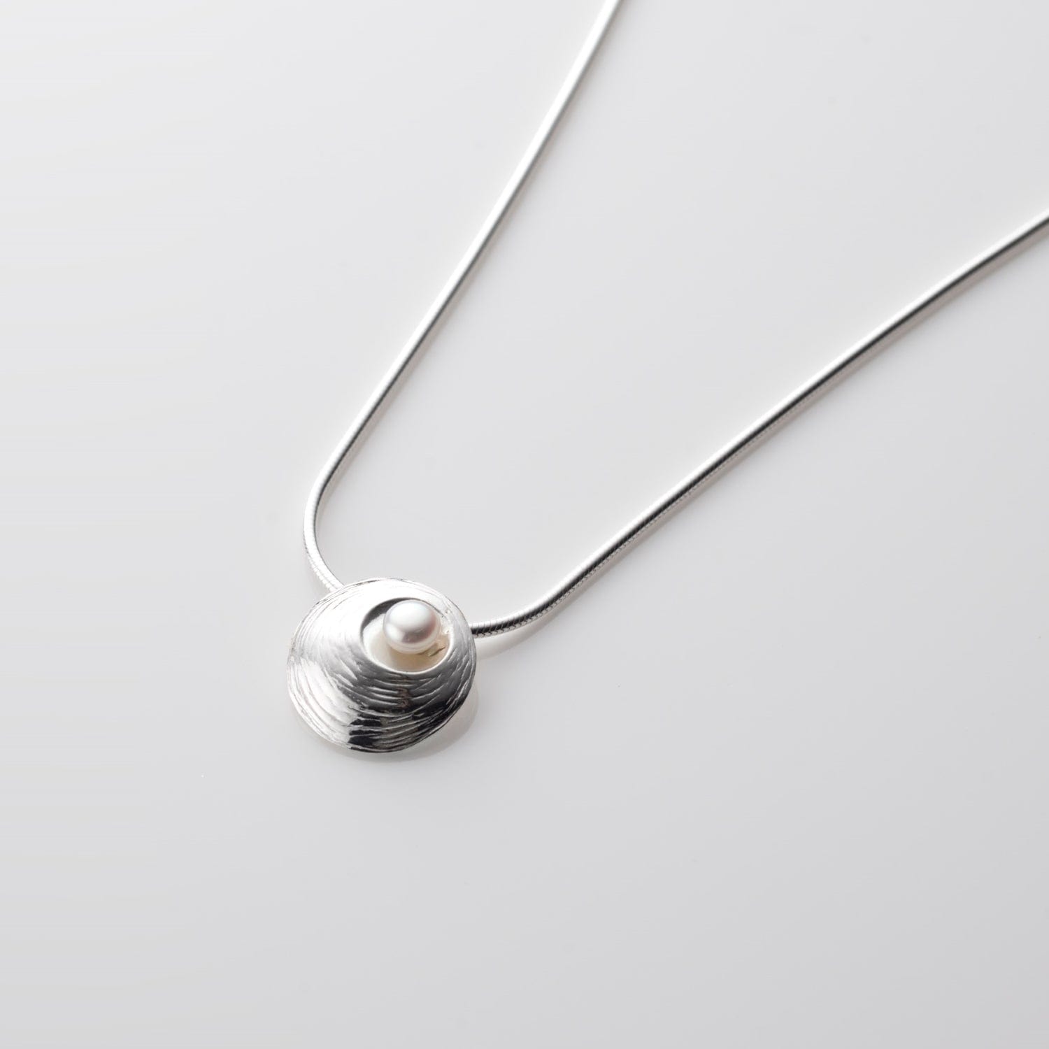 Martina Hamilton Pendants/Necklaces Oyster Pearl | Sterling Silver and Pearl Pendant Small