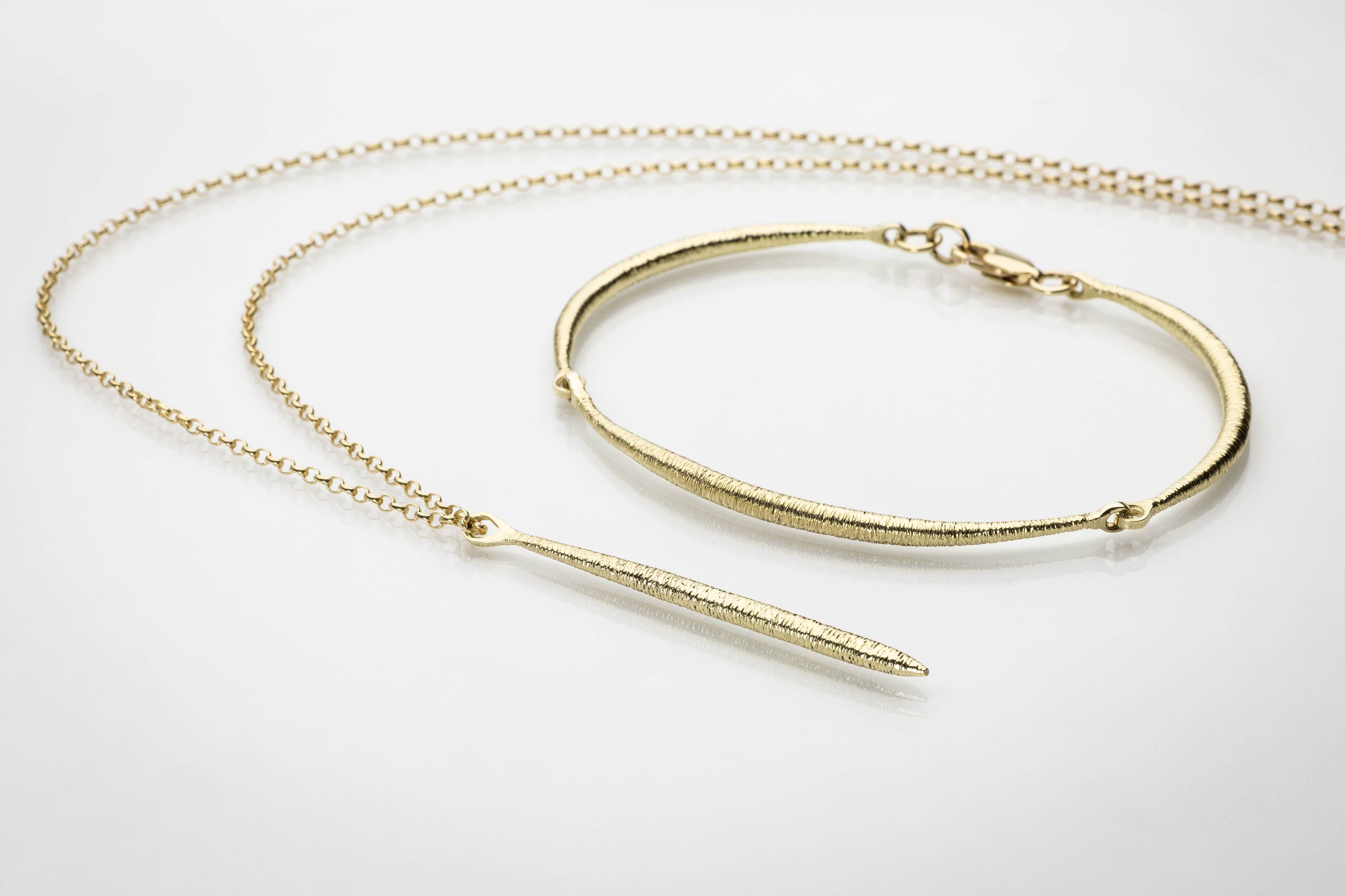 Martina Hamilton Pendants/Necklaces Síoda | 9ct Solid Gold Long Drop Pendant
