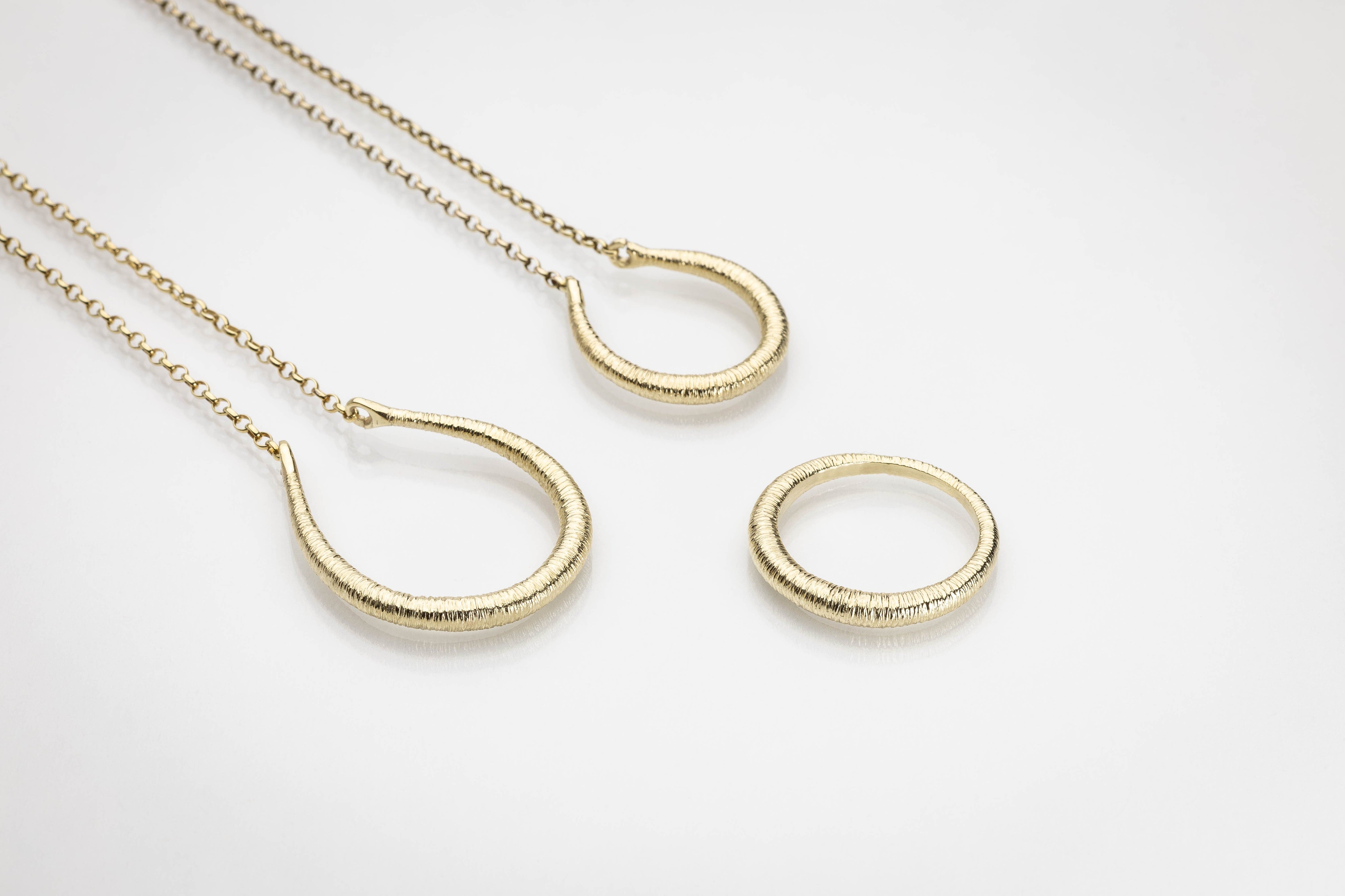 Martina Hamilton Pendants/Necklaces Síoda | 9ct Solid Gold Torc Pendant Small
