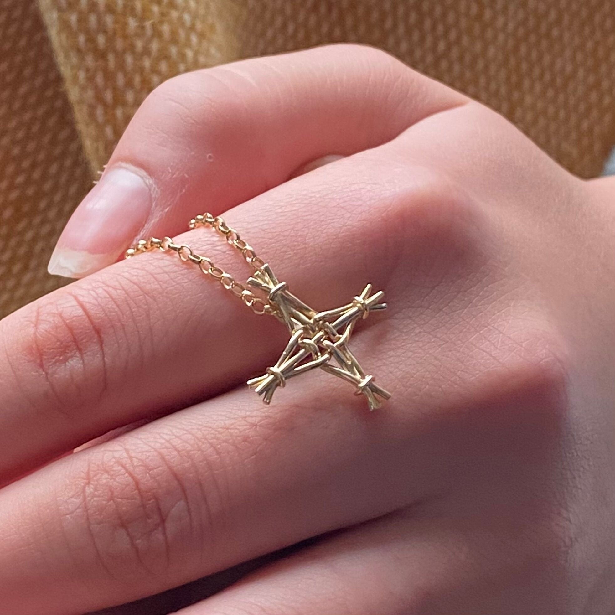 Martina Hamilton Pendants/Necklaces St. Brigid Cross | 9ct Solid Gold Woven Reed Pendant Small