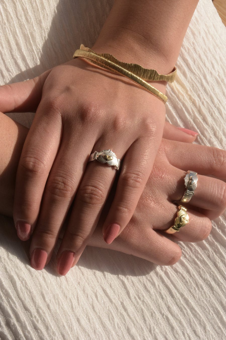 Martina Hamilton Ã‰riu | Claddagh Sterling Silver Ring with Solid Gold Heart