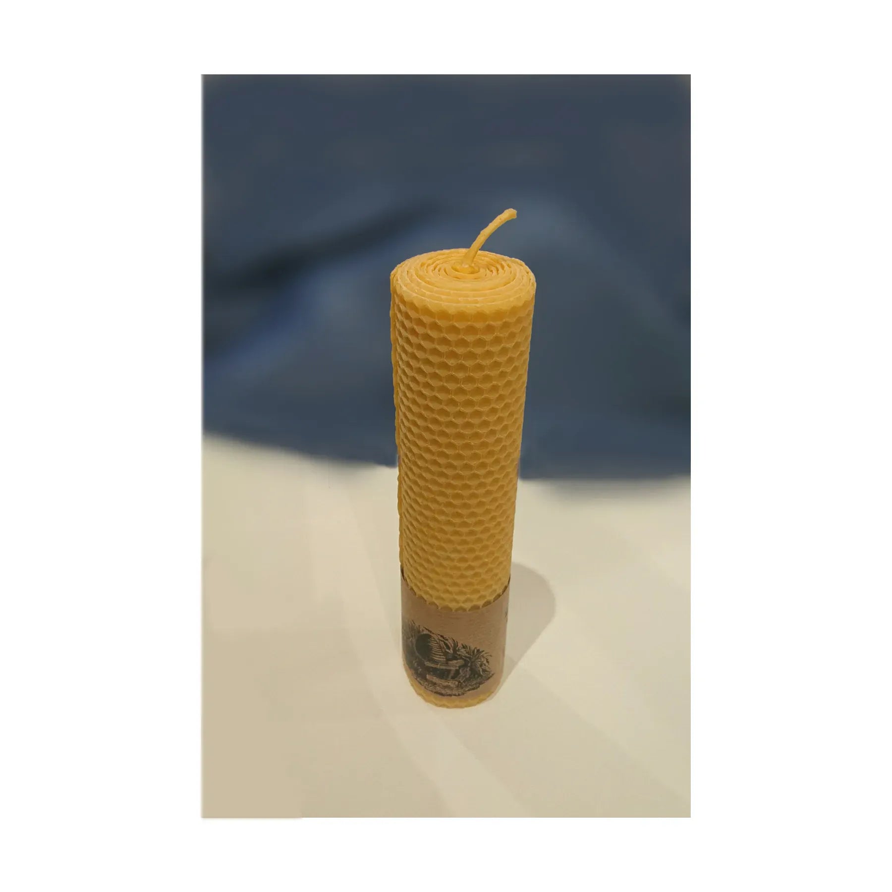 Rainbow & Beeswax Beeswax | Medium Candle