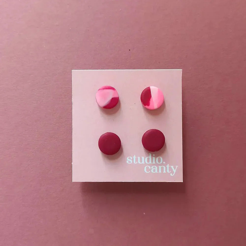 Studio Canty Tiny Dots Burgundy & Neon Pink | Stud Set